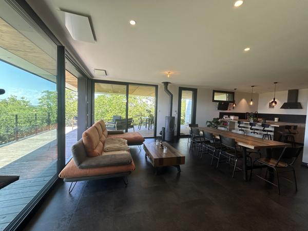 Laplume (47310) MAISON D'ARCHITECTE DE 163 M2 AVEC 4 CHAMBRES, GARAGE, SOUS SOL ET TERRAIN DE 5600 M2