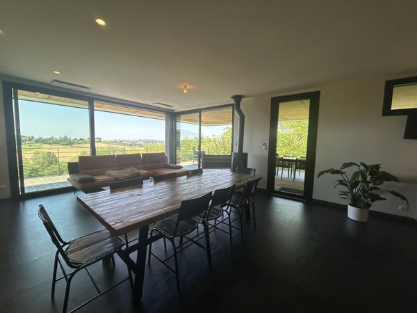 Laplume (47310) MAISON D'ARCHITECTE DE 163 M2 AVEC 4 CHAMBRES, GARAGE, SOUS SOL ET TERRAIN DE 5600 M2