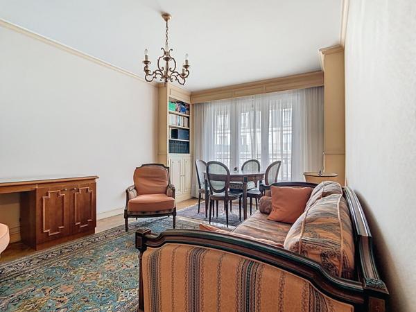 Appartement 2 pièces 50 m² balcon, immeuble avec ascenseur