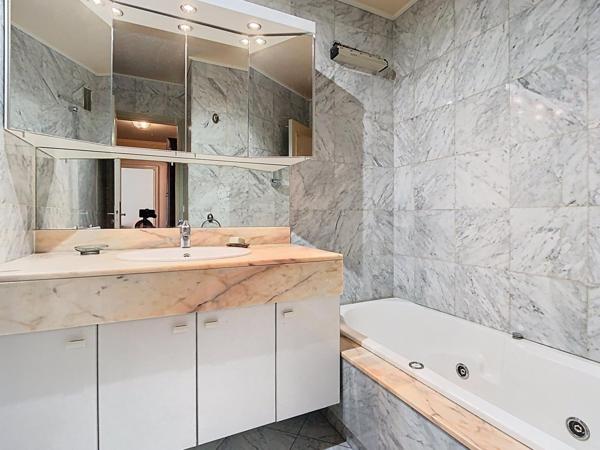 Appartement 2 pièces 50 m² balcon, immeuble avec ascenseur