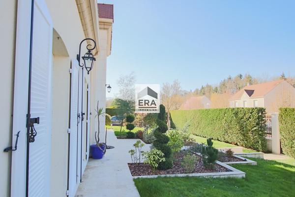 Maison Le Coudray Montceaux 7 pièce(s) 280m2