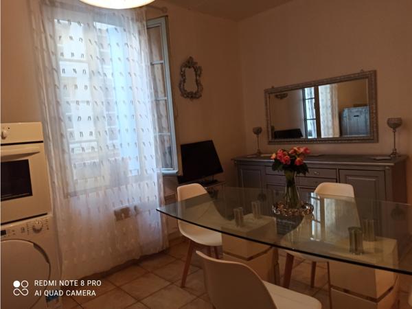 Immeuble 18 pièces - 300 m²