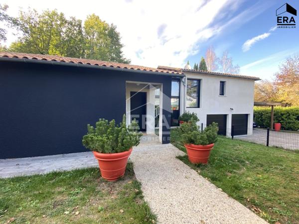 A vendre à Périgueux (24000) superbe Maison contemporaine T6 avec piscine et garages
