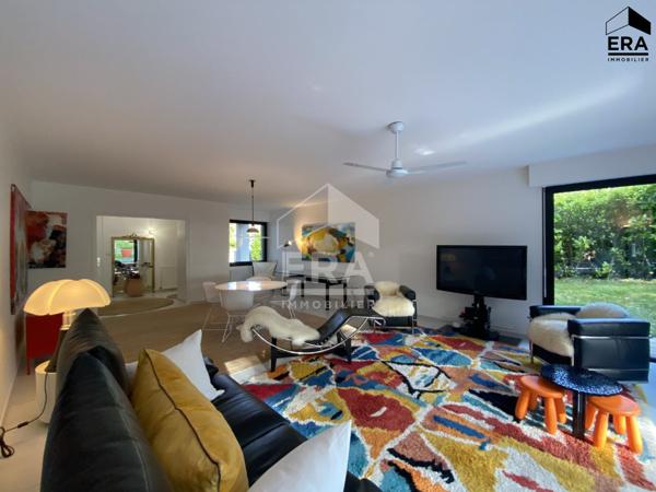A vendre à Périgueux (24000) superbe Maison contemporaine T6 avec piscine et garages