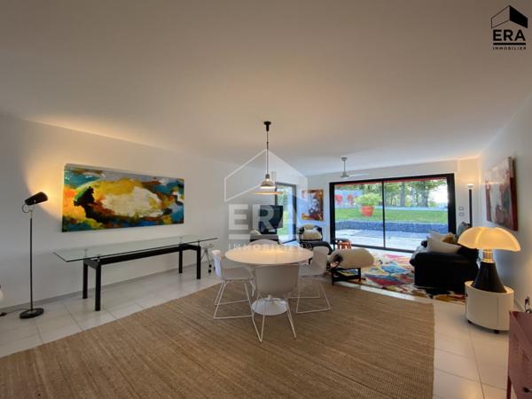 A vendre à Périgueux (24000) superbe Maison contemporaine T6 avec piscine et garages