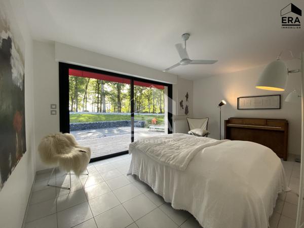 A vendre à Périgueux (24000) superbe Maison contemporaine T6 avec piscine et garages