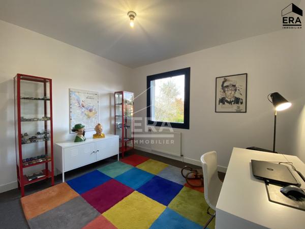 A vendre à Périgueux (24000) superbe Maison contemporaine T6 avec piscine et garages