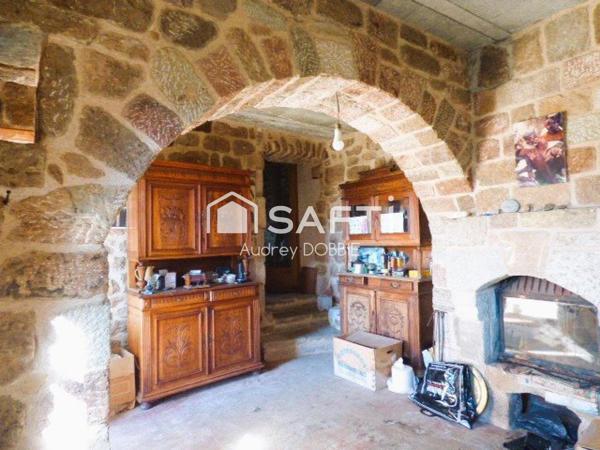 07140 : Maison Pierre de 177 m² avec Vue dominante et terrain de 7300m²