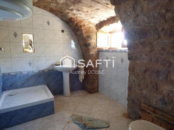 07140 : Maison Pierre de 177 m² avec Vue dominante et terrain de 7300m²