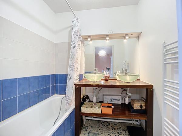 L'Isle-d'Abeau (38080) L'ISLE D'ABEAU - PIERRE-LOUVE - 4 CHAMBRES