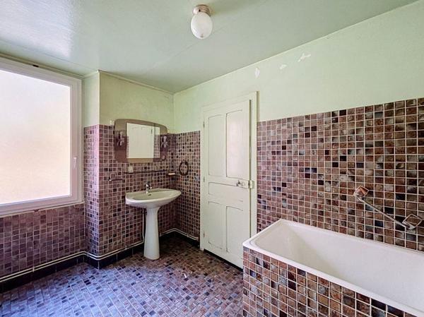 Maison à vendre 139 999 € Saint-Dizier-les-Domaines 6 p 147 m² DPE D