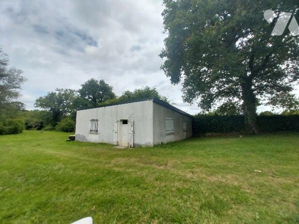A VENDRE,  LE GENEST-SAINT-ISLE !