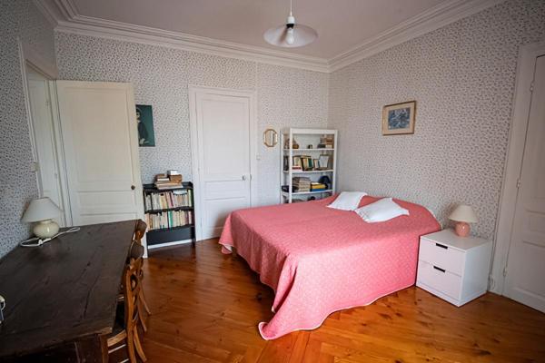 Maison bourgeoise avec grand jardin et garage