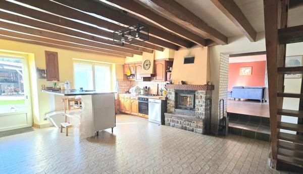 Longère d'environ 195m², 4 chambres, terrain 1350 m²