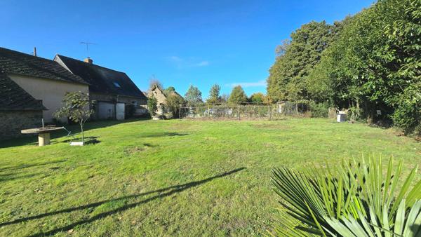 Longère d'environ 195m², 4 chambres, terrain 1350 m²