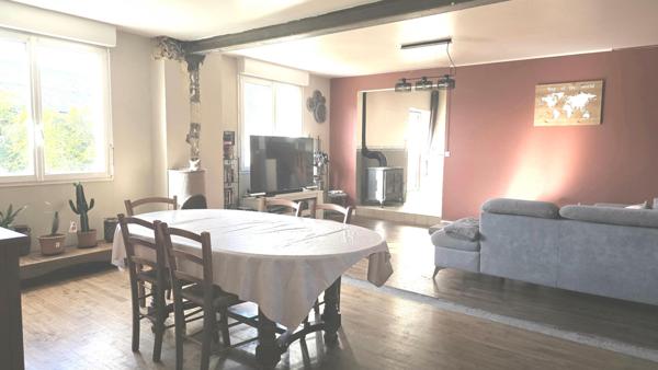 Longère d'environ 195m², 4 chambres, terrain 1350 m²