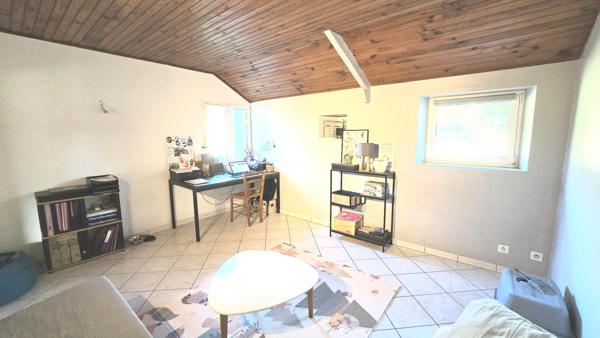 Longère d'environ 195m², 4 chambres, terrain 1350 m²