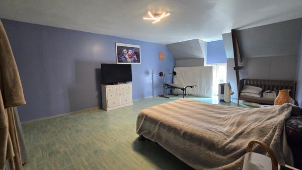 Longère d'environ 195m², 4 chambres, terrain 1350 m²