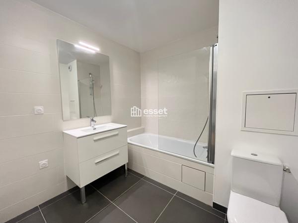 Location Appartement 2 pièces 48.2 m² - Saint-ouen-sur-seine 93400