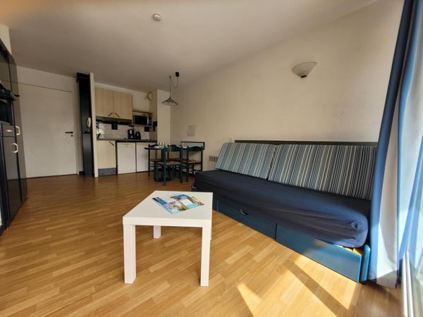 EMPLACEMENT IDEAL AU BORD DU LAC