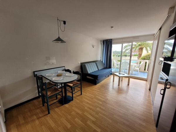 EMPLACEMENT IDEAL AU BORD DU LAC