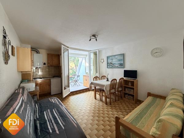 PETITE MOTTE - T2 30.80 m2- LOGGIA 5.80 m2 PARKING