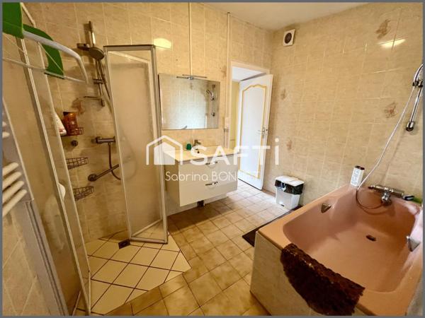 Maison de 153m² avec exploitation de fraises/ framboises ( clients professionnels et particuliers).