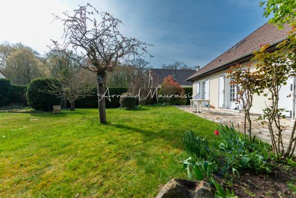 Maison familiale lumineuse avec de beaux volumes