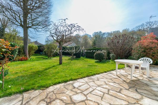 Maison familiale lumineuse avec de beaux volumes