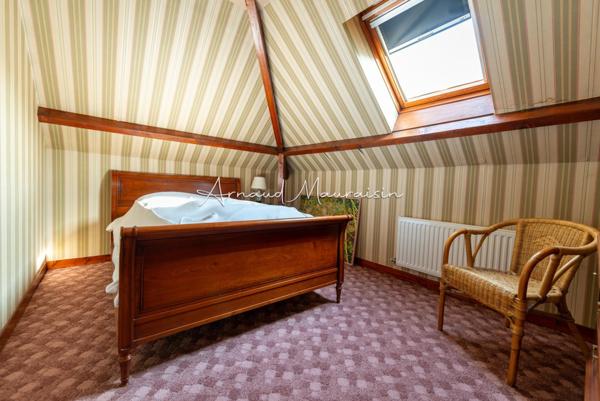 Maison familiale lumineuse avec de beaux volumes