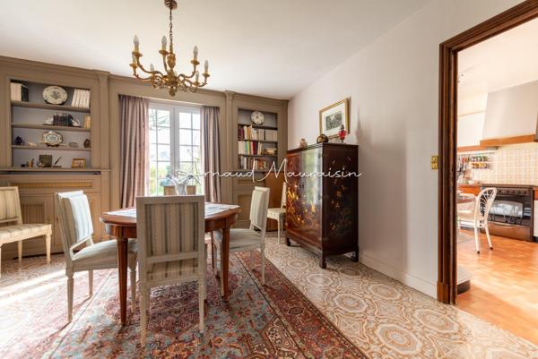 Maison familiale lumineuse avec de beaux volumes