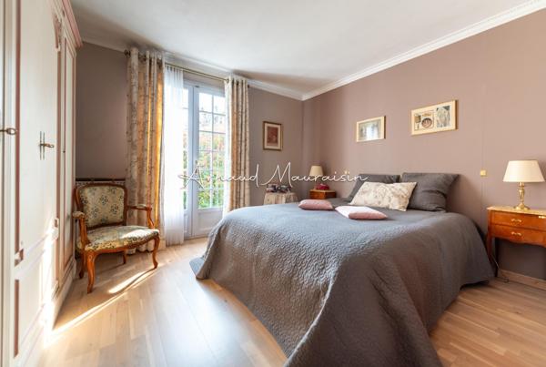 Maison familiale lumineuse avec de beaux volumes