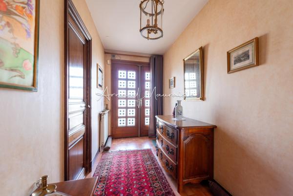 Maison familiale lumineuse avec de beaux volumes