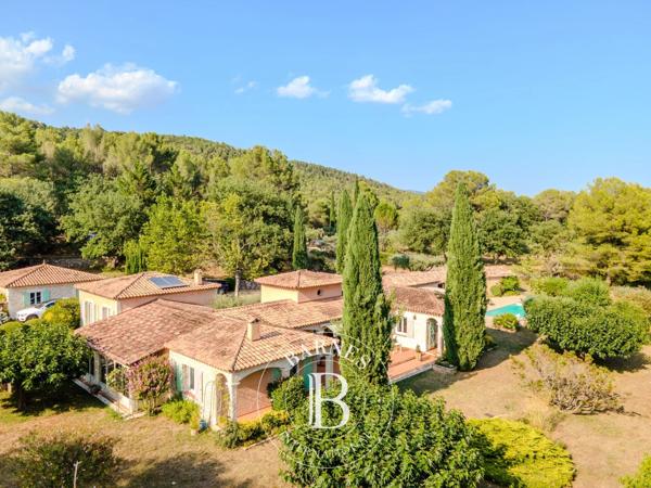 Sillans-la-Cascade, Propriété 7 Chambres -  340 m² à vendre