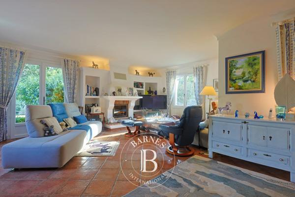 Sillans-la-Cascade, Propriété 7 Chambres -  340 m² à vendre