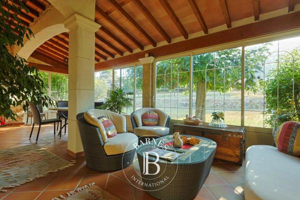 Sillans-la-Cascade, Propriété 7 Chambres -  340 m² à vendre