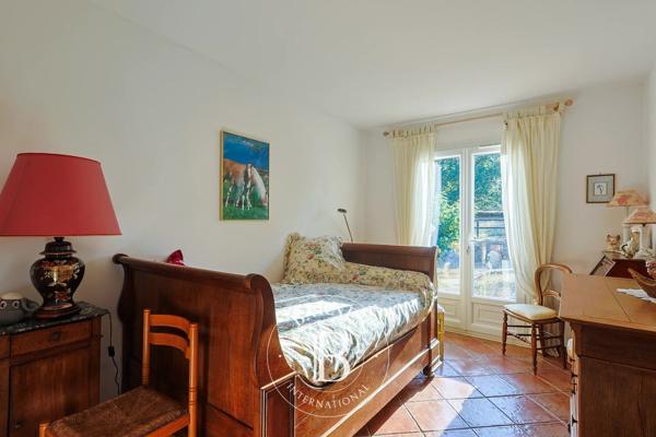Sillans-la-Cascade, Propriété 7 Chambres -  340 m² à vendre