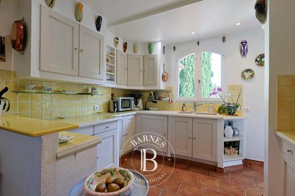 Sillans-la-Cascade, Propriété 7 Chambres -  340 m² à vendre