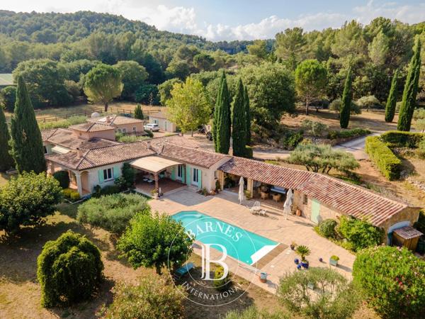 Sillans-la-Cascade, Propriété 7 Chambres -  340 m² à vendre