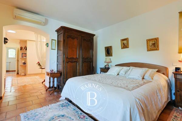 Sillans-la-Cascade, Propriété 7 Chambres -  340 m² à vendre