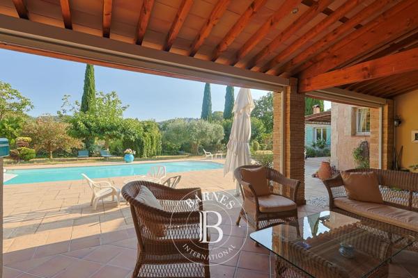 Sillans-la-Cascade, Propriété 7 Chambres -  340 m² à vendre
