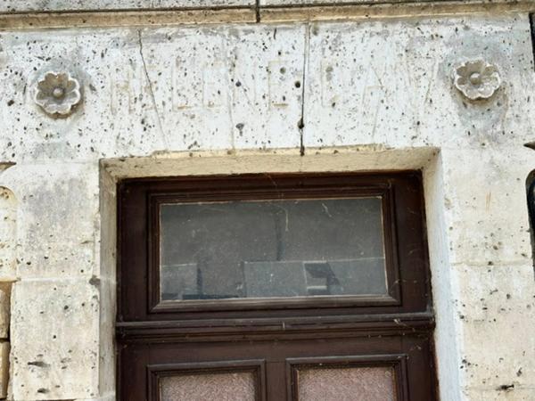 Maison à rénover + terrain non attenant bord de touvre. RUELLE SUR TOUVRE (16)