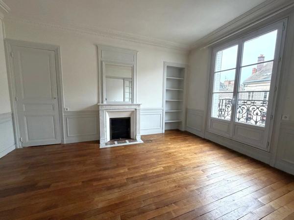 Location Appartement 4 pièces 101 m2 à Compiègne