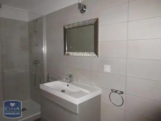 Appartement à louer 5 pièces 109.2m²