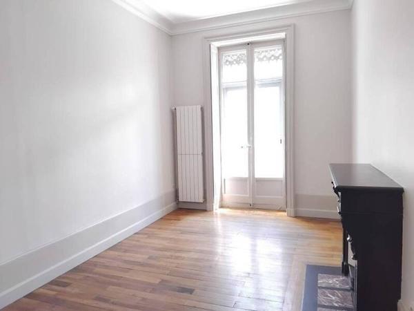 Appartement 4 pièces                                        - 38000 Grenoble Réf : 4802