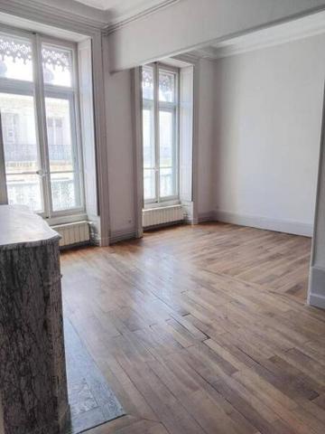 Appartement 4 pièces                                        - 38000 Grenoble Réf : 4802
