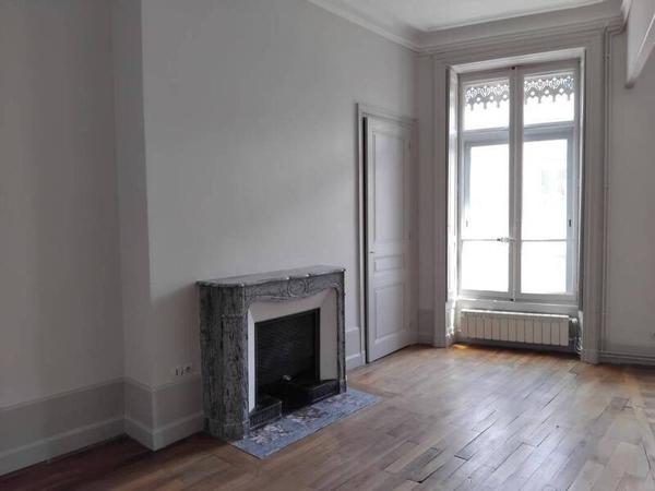 Appartement 4 pièces                                        - 38000 Grenoble Réf : 4802