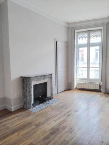Appartement 4 pièces                                        - 38000 Grenoble Réf : 4802