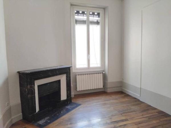 Appartement 4 pièces                                        - 38000 Grenoble Réf : 4802