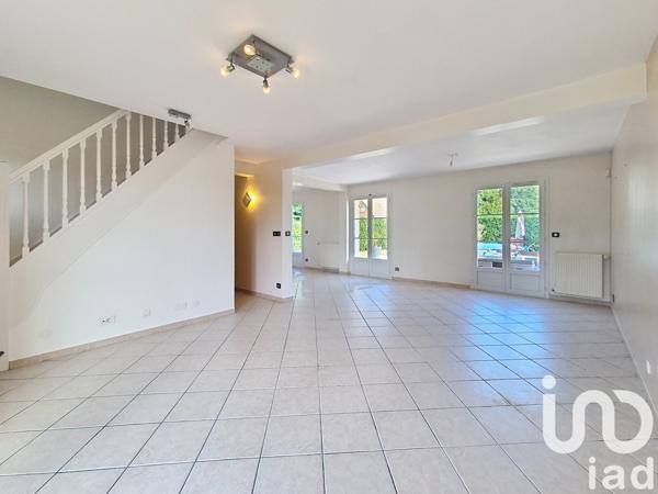Maison à vendre 6 pièces 130 m² Saint-Fargeau-Ponthierry